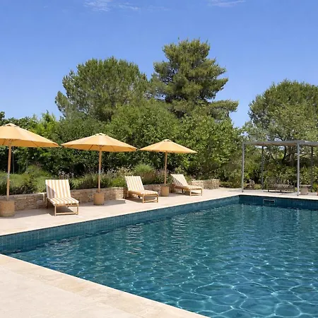 Mas Provencal Dans Un Ecrin De Verdure
