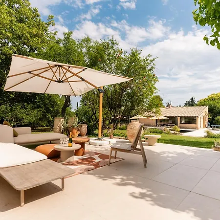 Mas Provencal Dans Un Ecrin De Verdure