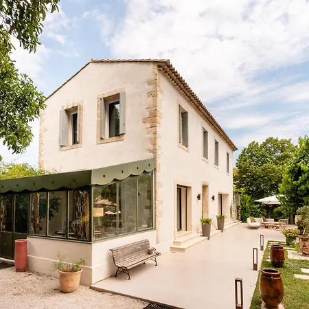 Mas Provençal Dans Un écrin De Verdure *